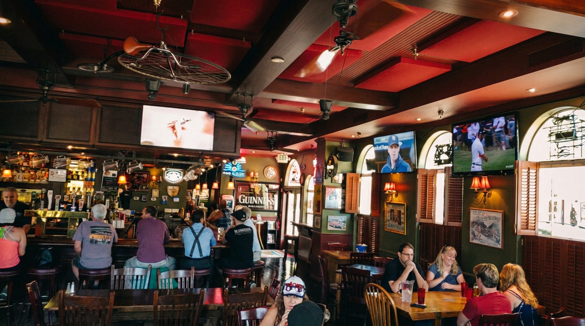Windsor's only pub with a full bar